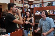 Азербайджанский знаток Ровшан Аскеров воспел Баку на фоне Лондона и Токио