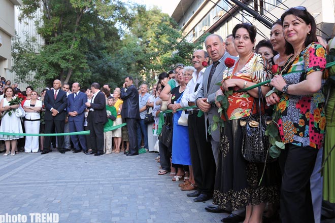 Двойной удар в день азербайджанского национального театра (фотосессия)