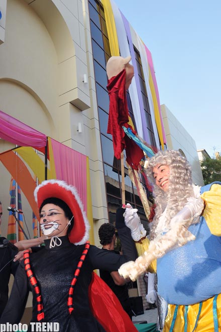 Двойной удар в день азербайджанского национального театра (фотосессия)