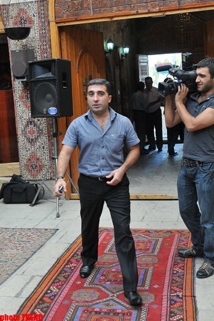 Азербайджанская танцовщица Фатима в поисках современного Мешади Ибада? (видео, фотосессия)