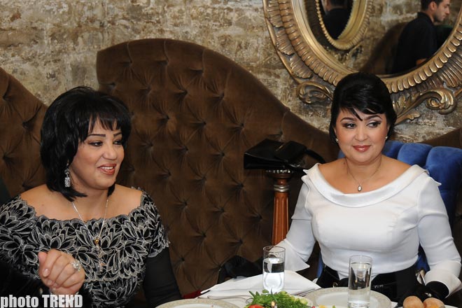 Народная артистка Азербайджана Назпери Досталиева пригласила на ифтар известных деятелей культуры (фотосессия)