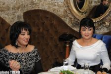 Народная артистка Азербайджана Назпери Досталиева пригласила на ифтар известных деятелей культуры (фотосессия)