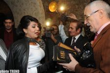 Народная артистка Азербайджана Назпери Досталиева пригласила на ифтар известных деятелей культуры (фотосессия)