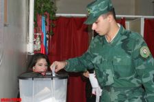 Граждане Азербайджана выбирают президента республики – фотосессия