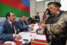 Граждане Азербайджана выбирают президента республики – фотосессия
