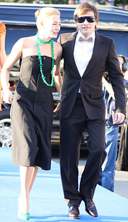 Оксана Акиньшина хочет развестись