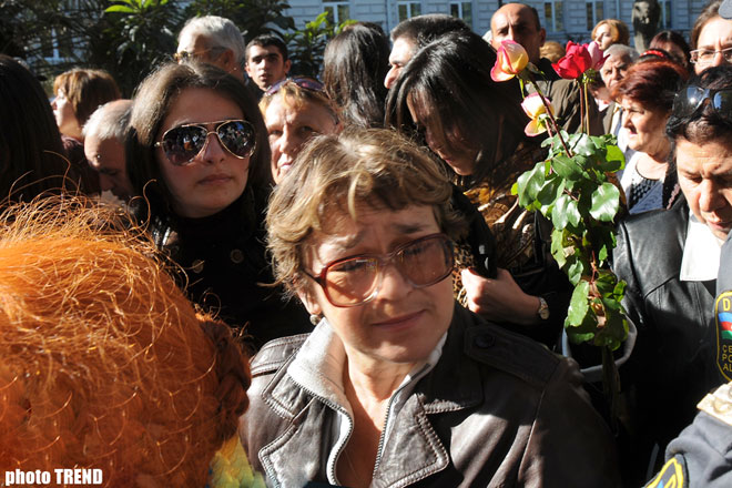 Азербайджан попрощался с выдающимся певцом Муслимом Магомаевым – фотосессия