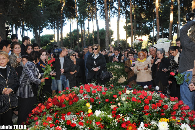 Азербайджан попрощался с выдающимся певцом Муслимом Магомаевым – фотосессия