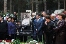 Азербайджан попрощался с выдающимся певцом Муслимом Магомаевым – фотосессия