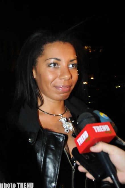 DJ Elizabeht создала в Баку ритмичный водоворот, оставив позади азербайджанскую певицу Рою Айхан (фотосессия)