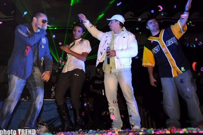 DJ Elizabeht создала в Баку ритмичный водоворот, оставив позади азербайджанскую певицу Рою Айхан (фотосессия)