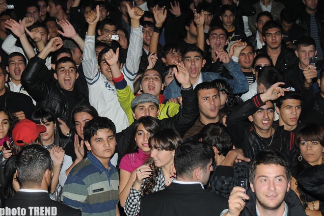 DJ Elizabeht создала в Баку ритмичный водоворот, оставив позади азербайджанскую певицу Рою Айхан (фотосессия)