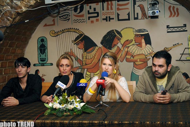 Азербайджанская певица Арзум рассталась с режиссером