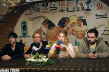 Азербайджанская певица Арзум рассталась с режиссером