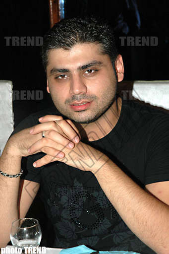 Кто разбил сердце азербайджанского певца Акпера?