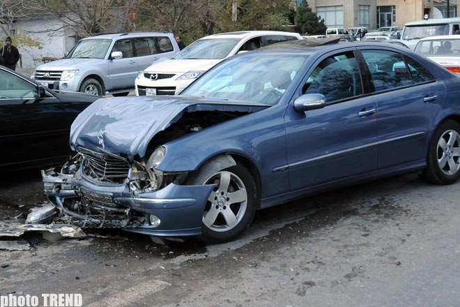 Шесть человек погибли при столкновении двух легковушек на юге Казахстана