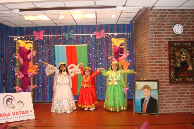 Азербайджанские женщины провели в Голландии "Вечер Азербайджана"