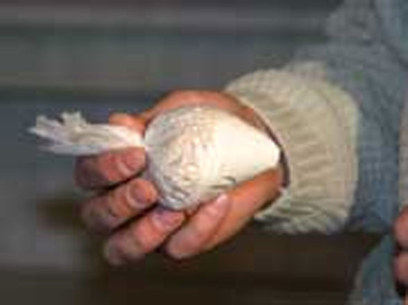 В Девечи при попытке пронести наркотики в изолятор временного содержания задержана женщина