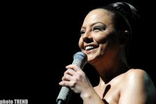 Хочу остаться в Баку навсегда - турецкая певица Эбру Гюндеш (фотосессия, видео)