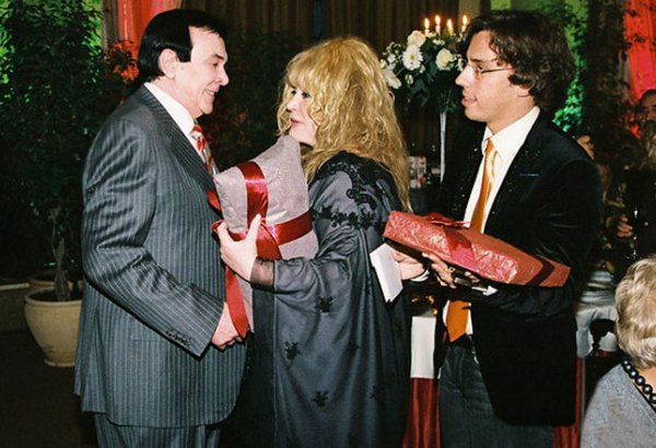 Алла Пугачева ушла со сцены по совету Муслима Магомаева