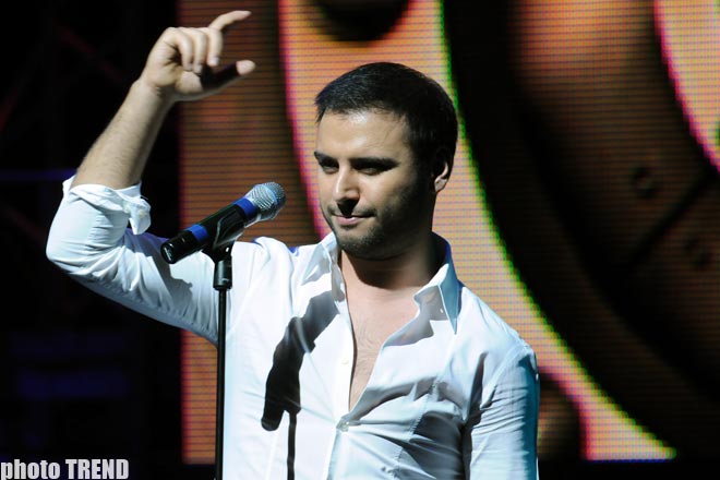 Турецкой поп-звезде Алишану трудно петь на азербайджанском языке