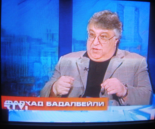 Народный артист СССР Фархад Бадалбейли прочел свои стихи в эфире нью-йоркского телеканала (фотосессия)