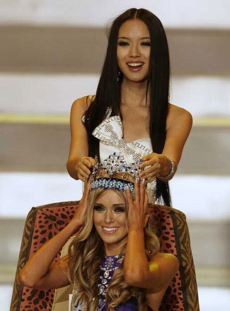 У "Мисс Мира-2008" Ксении Сухиновой не хватает времени на личную жизнь (фотосессия)