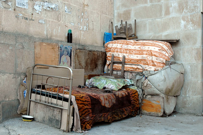 SOS! Обманутая семья: улица – больница – улица… (Видео)