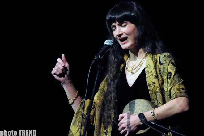 Бакинские сны Азизы Мустафазаде (фотосессия)