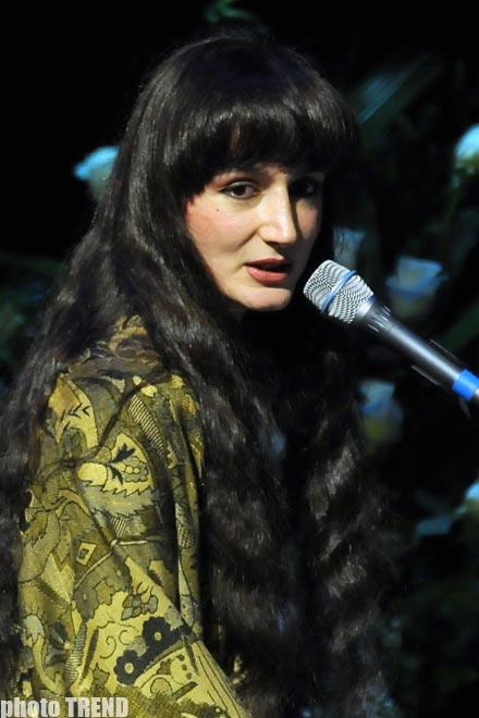 Бакинские сны Азизы Мустафазаде (фотосессия)