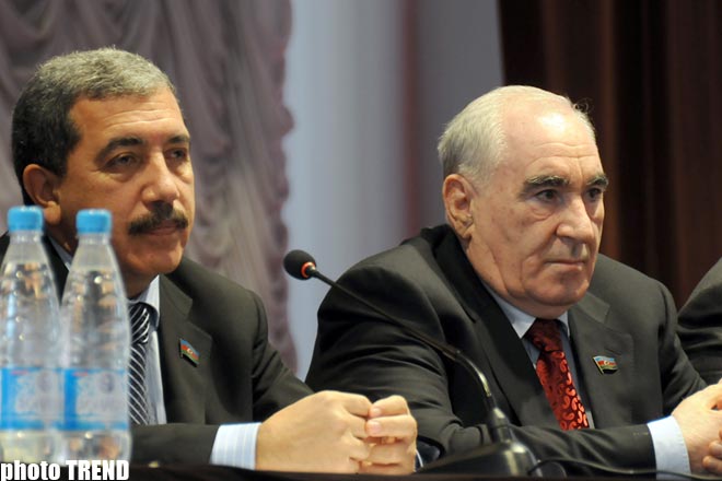 В Азербайджане издан пятитомник "Продолжение большой политики" о президенте Ильхаме Алиеве