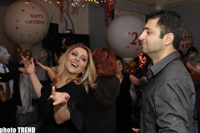 Азербайджанская певица Манана устроила "первый бал" для своей дочери (фотосессия)