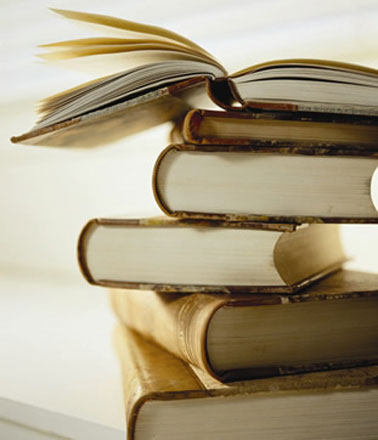 Книговорот: Паоло Коэльо ждет тебя в парке, а Дэн Браун – в кафе.