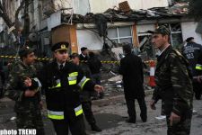 В Баку в жилом доме произошел взрыв, есть погибшие и раненые (фотосессия)