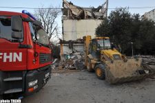В Баку в жилом доме произошел взрыв, есть погибшие и раненые (фотосессия)