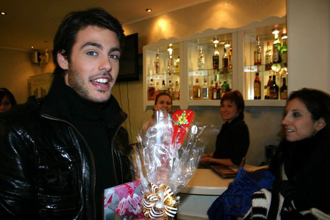 В культурах Греции и Азербайджана много общего – греческий певец Костас Мартакис (фотосессия)