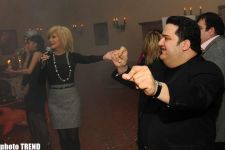 На дне рождения Айгюн Кязымовой, Рухангиз Аллахвердиева стала крокодилом Геной (видео - фотосессия)