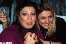 На дне рождения Айгюн Кязымовой, Рухангиз Аллахвердиева стала крокодилом Геной (видео - фотосессия)