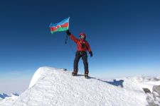 Азербайджанский  министр - экстремал издал три книги (фотосессия)