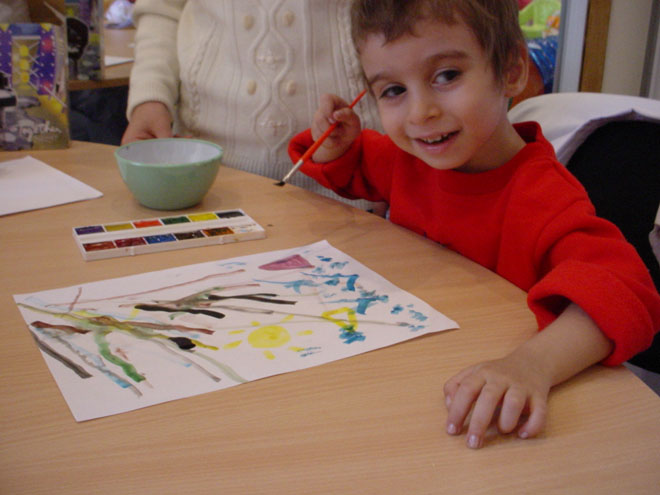 В столице Азербайджана пройдет первая выставка-продажа рисунков детей сирот и инвалидов