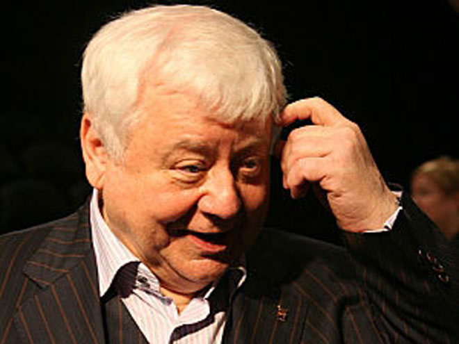 Олег Табаков верит в успех российских хоккеистов и биатлонистов в Ванкувере