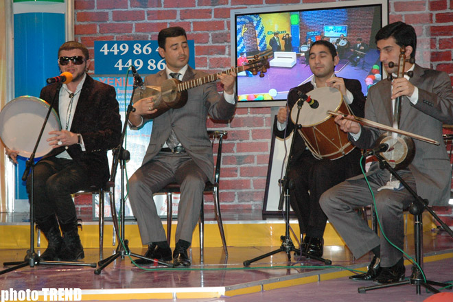 17-летний народный артист Азербайджана Джанали Акберов и Рональдо (фотосессия)