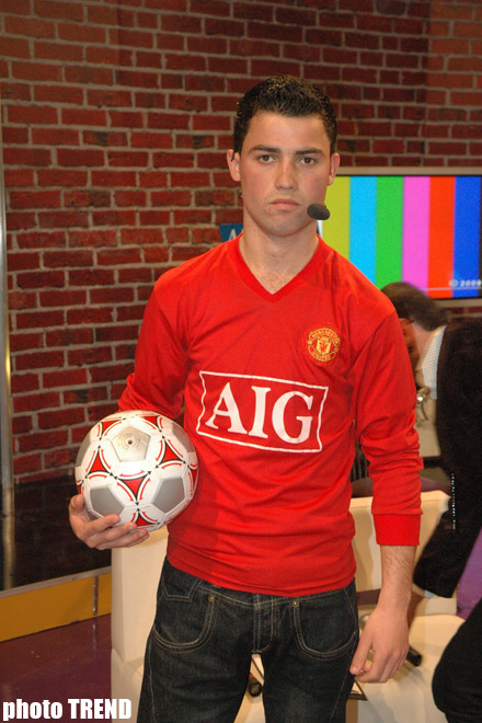 17-летний народный артист Азербайджана Джанали Акберов и Рональдо (фотосессия)