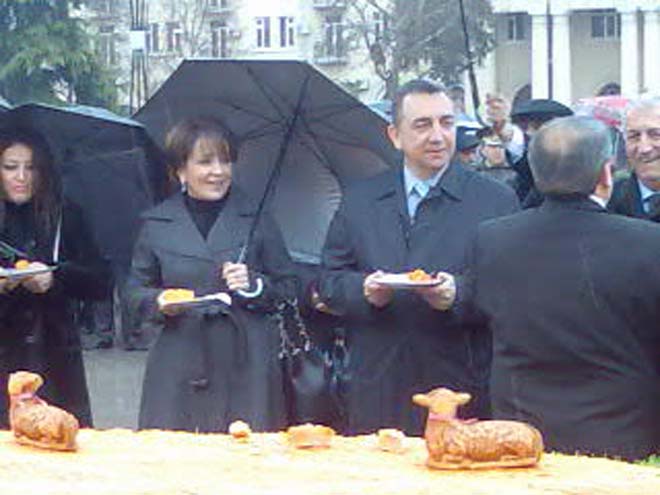 Изготовленная в Гяндже пахлава попала в книгу рекордов (фотосессия)