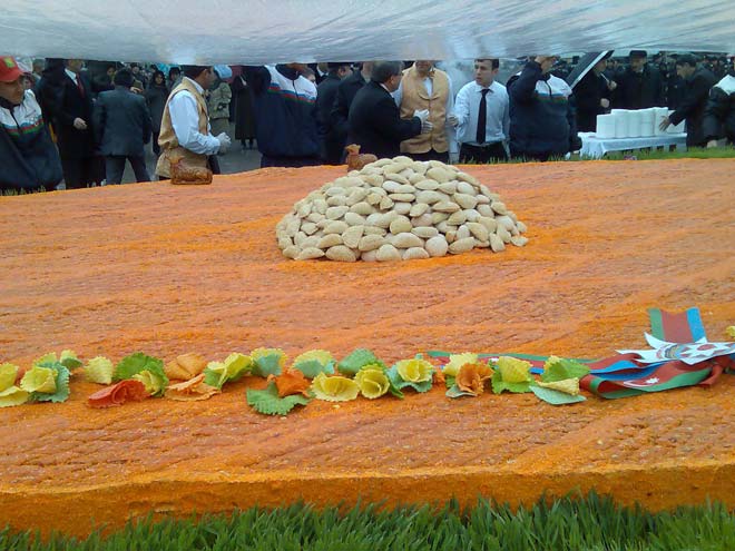 Изготовленная в Гяндже пахлава попала в книгу рекордов (фотосессия)