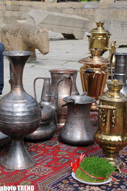 Новруз - особенности праздничного стола и прыжков через костер (фотосессия)