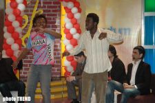 "Террористы - ниндзя", китайцы и африканцы захватили телеведущего в еврейской шапочке (фотосессия)