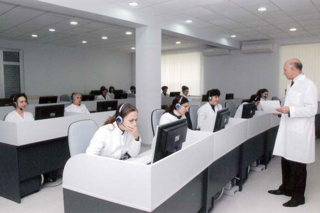 Ряды "скорой" Баку освобождаем от пожилых сотрудников – главврач Центральной скорой помощи Баку