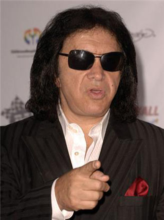 Солист "Kiss" Джин Симмонс продал свой почечный камень