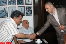 Молодой азербайджанский писатель Анвер Явероглу презентовал "Роман дружбы" (фотосессия)